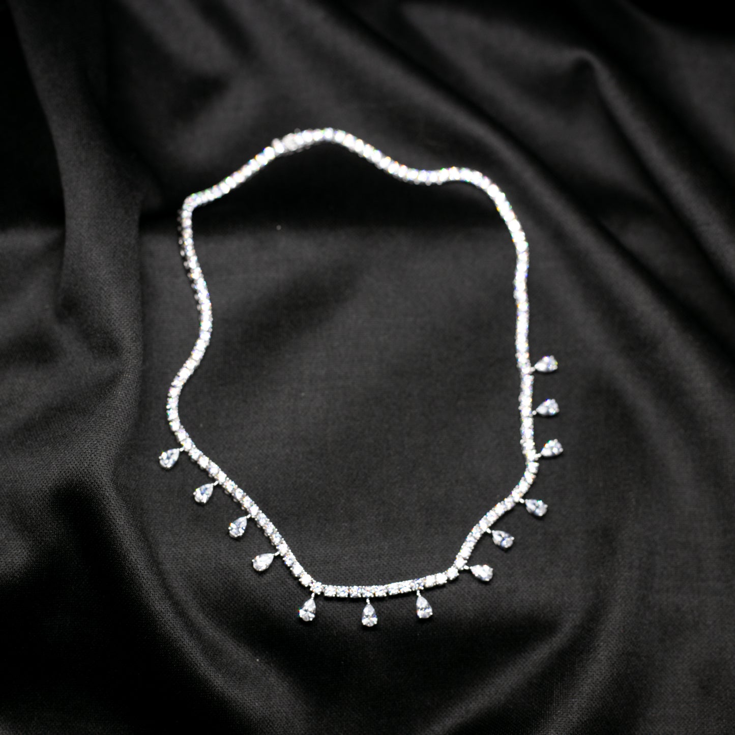 the drop diamond necklace