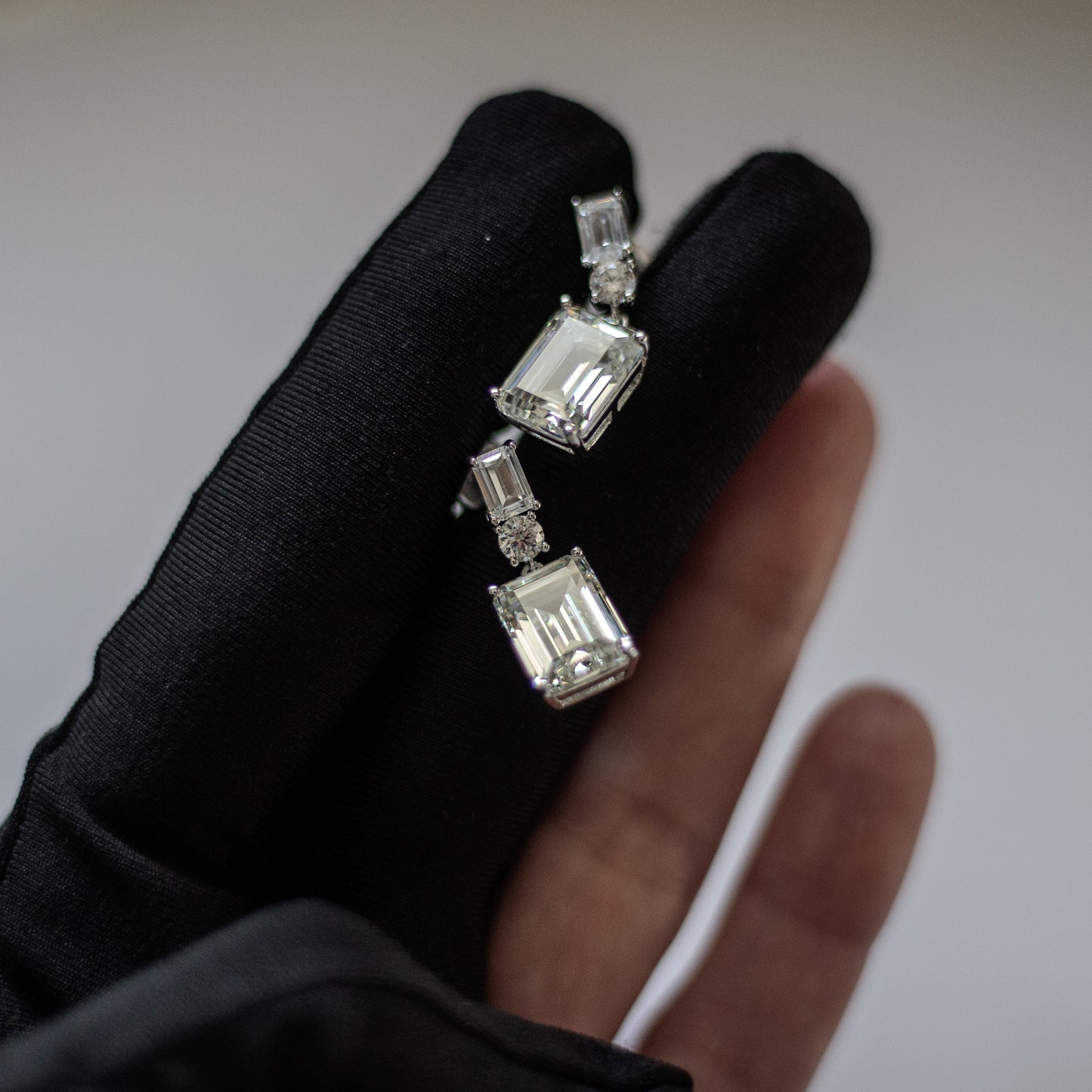 the emerald cut diamond set