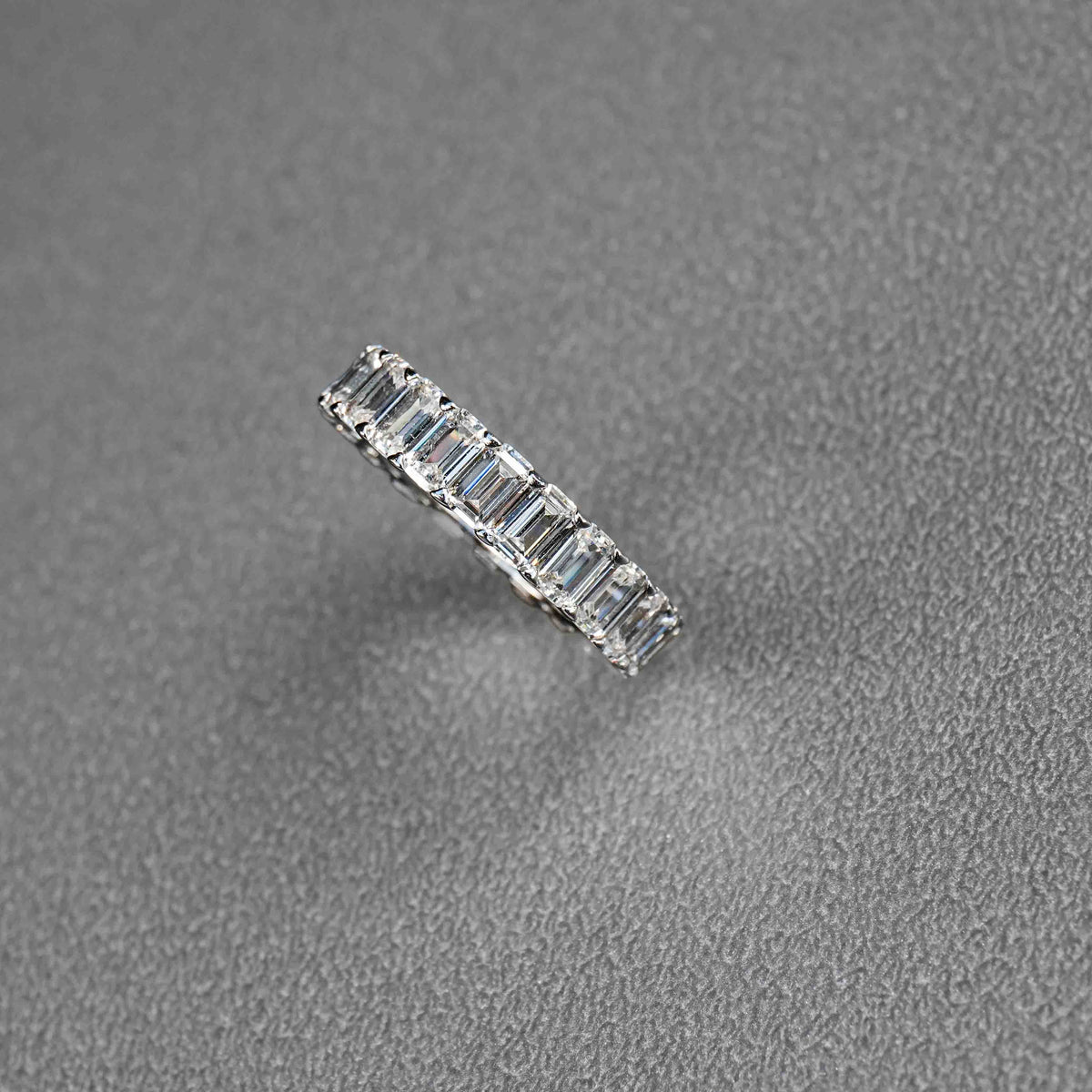 the fine emerald diamond ring