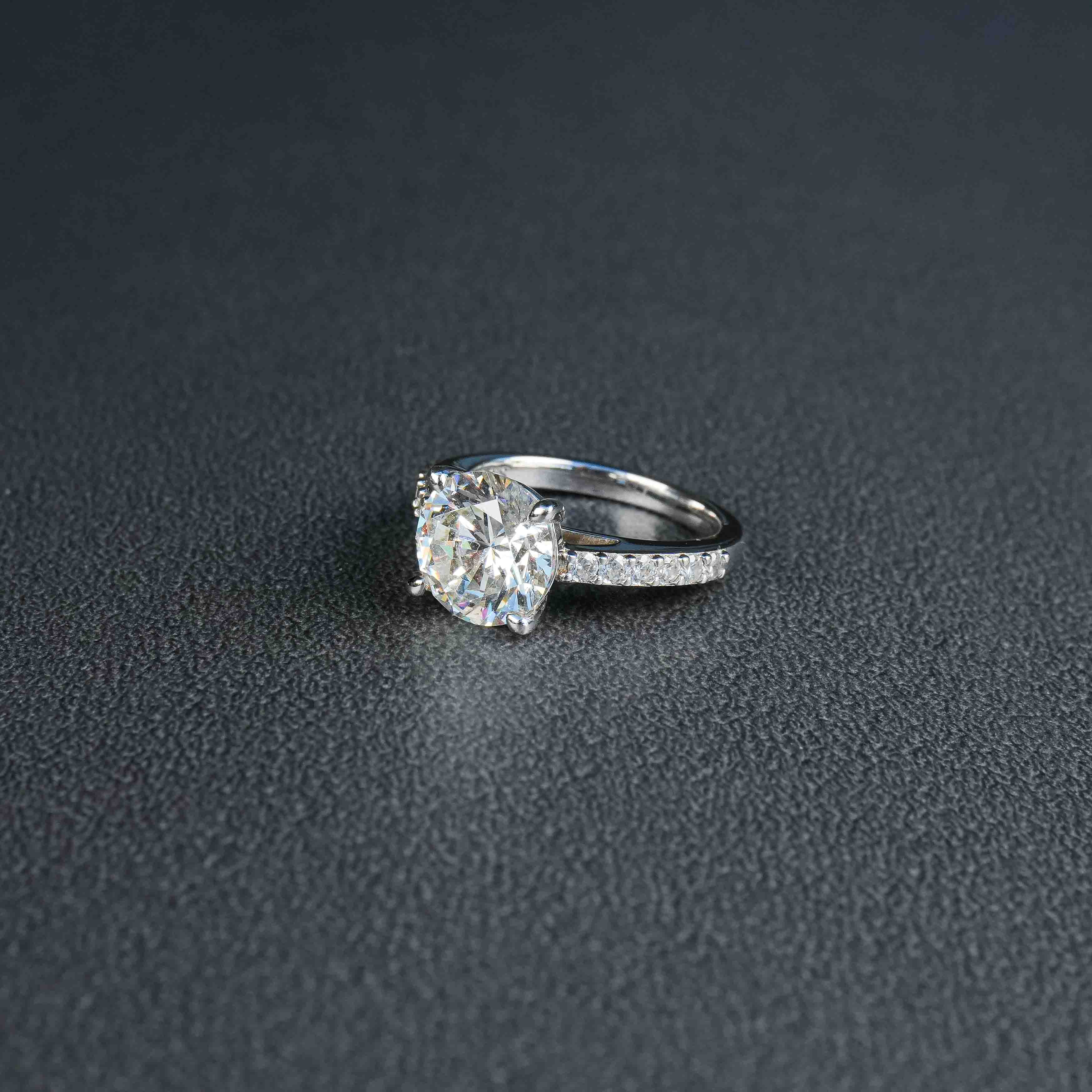 Mero's fave diamond ring