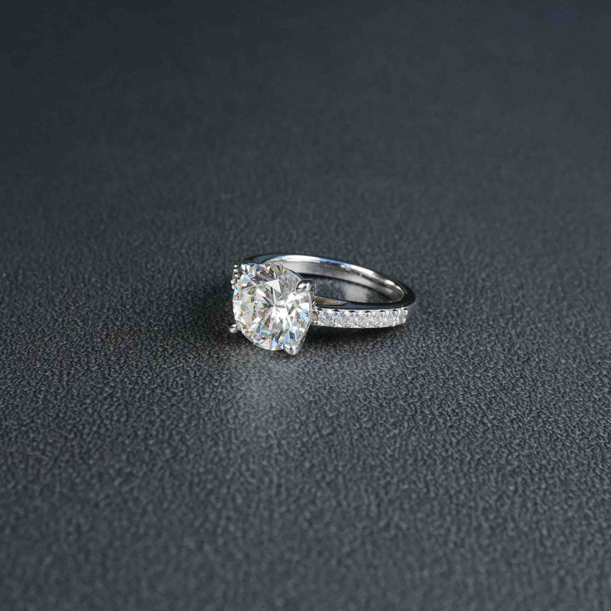 Mero's fave diamond ring