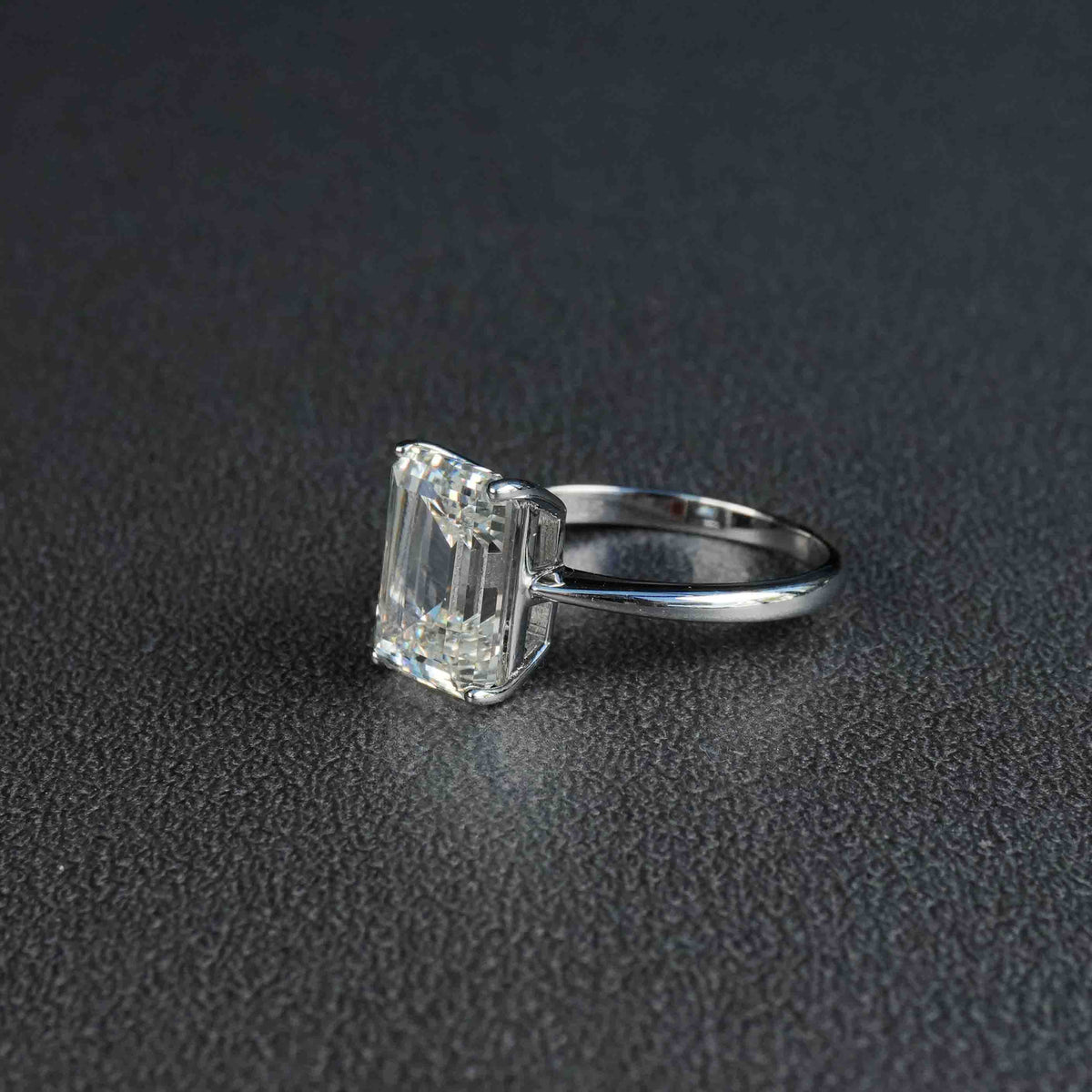 the Mero's Emerald ring