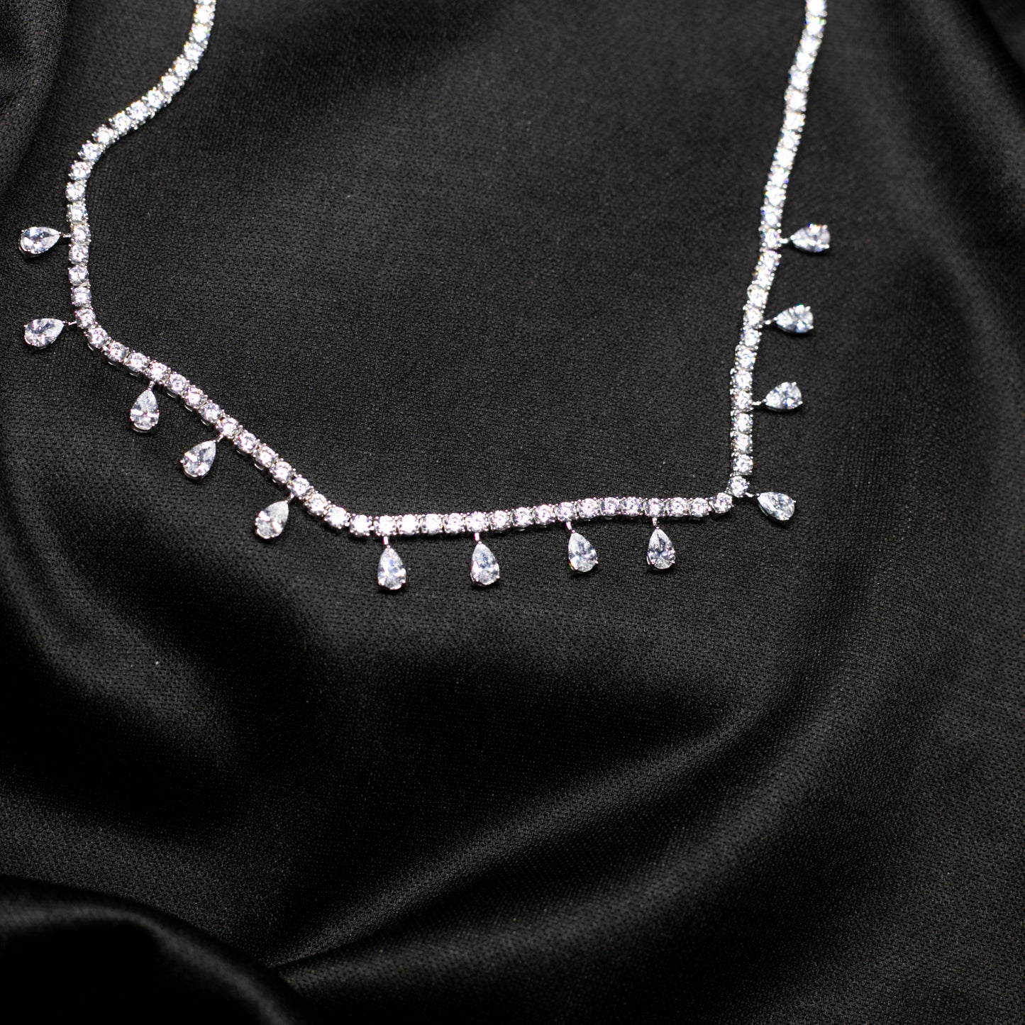 the drop diamond necklace