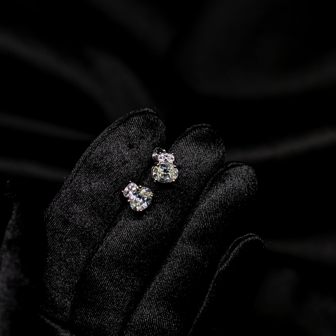 the diamond eight earring