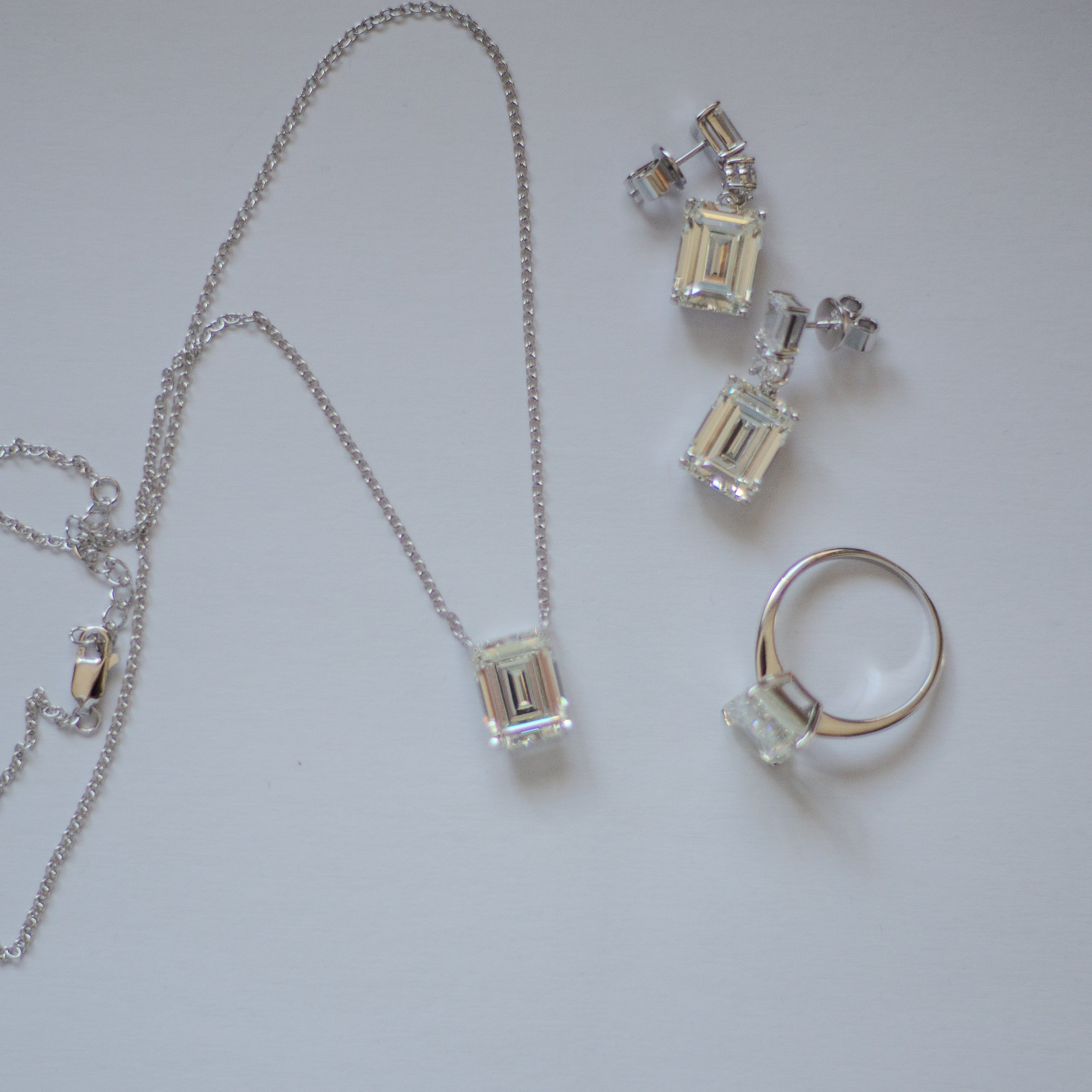 the emerald cut diamond set
