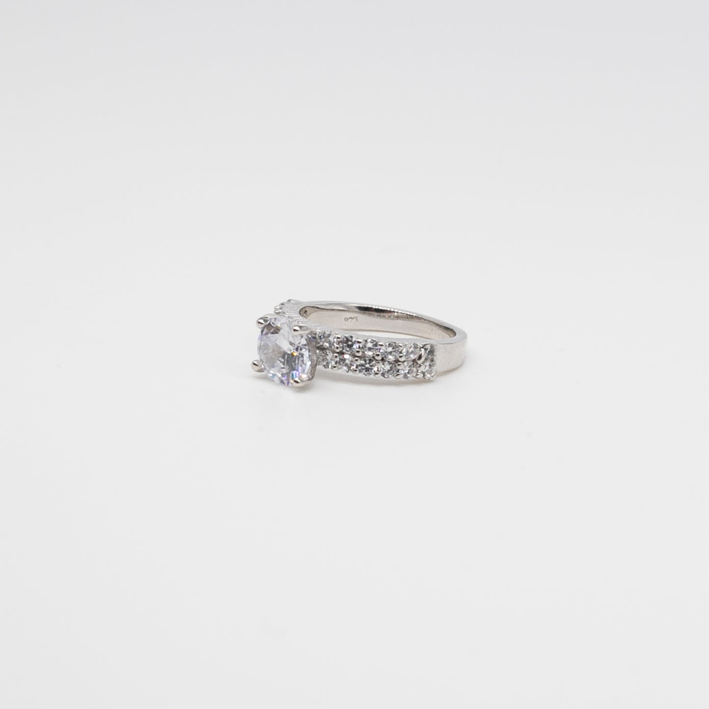 the sparkling diamond ring