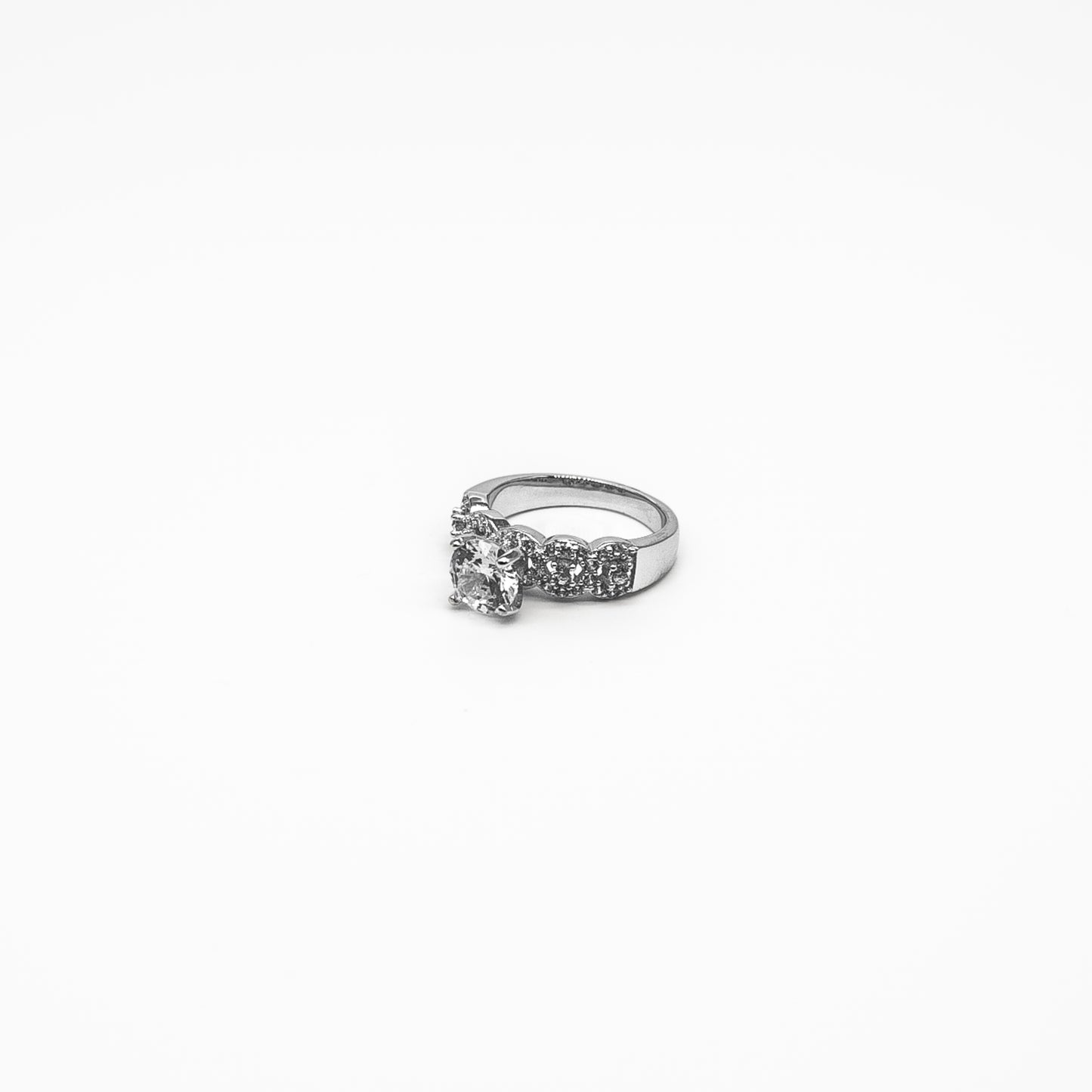 the sparkling diamond ring